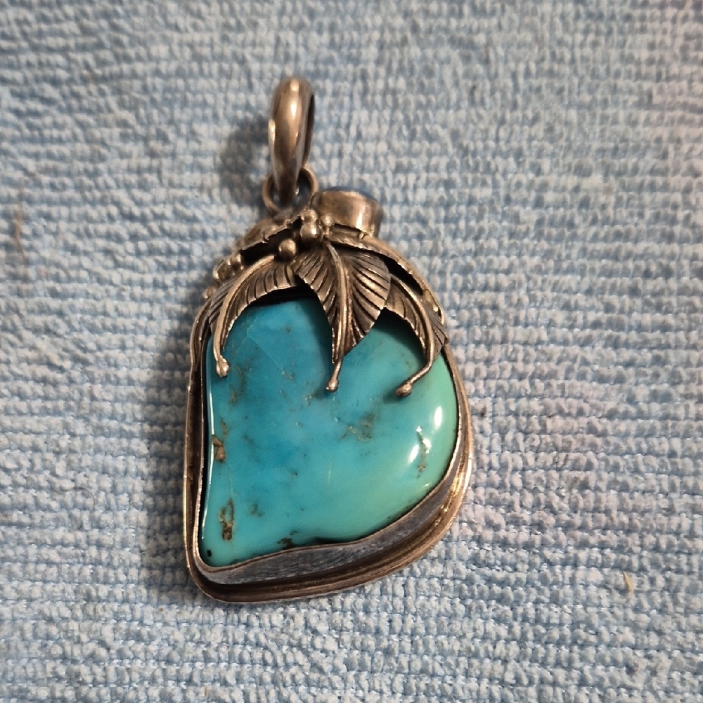 Turquoise Silver Pendant - Picture 14 of 16